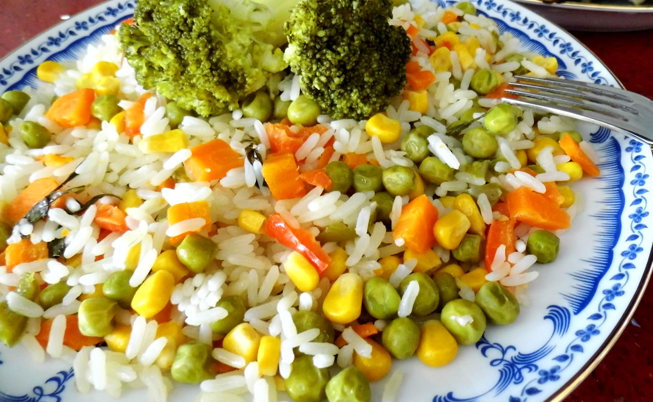 Salada de Arroz com Legumes