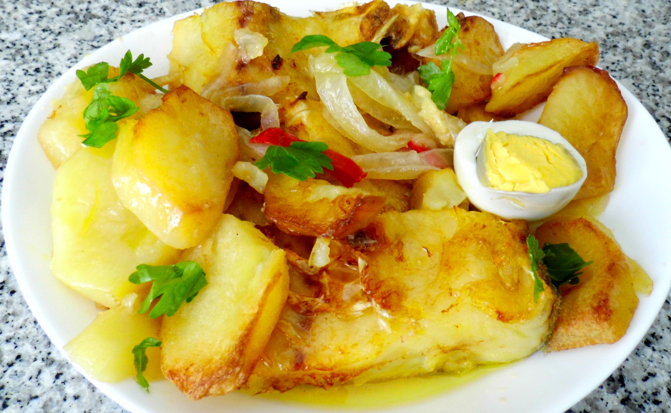 Bacalhau Assado no Forno com Batatas e Pimento