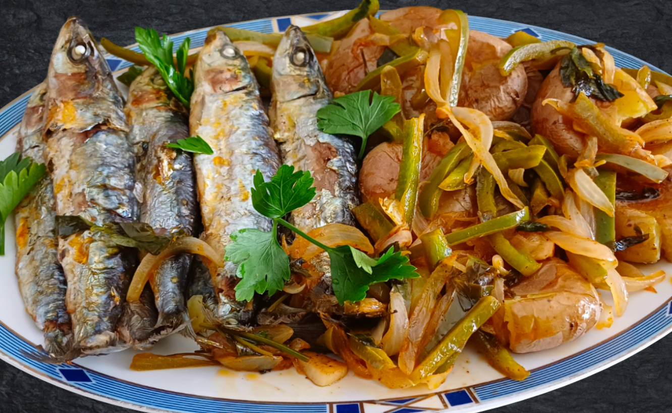 Sardinhas no Forno com Batatas à Murro e Cebolada