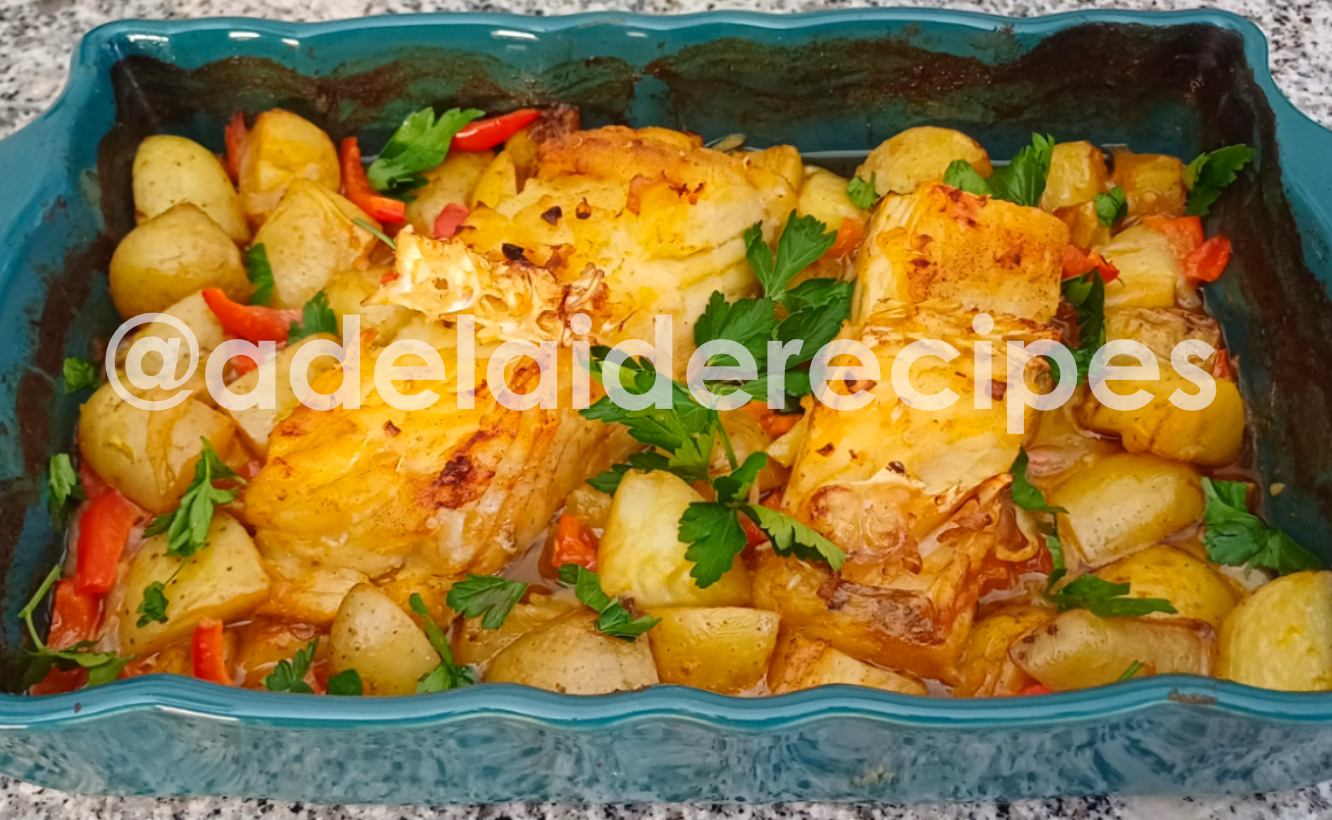 bacalhau assado no forno com batatinhas e pimentos